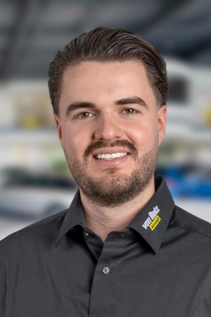 Regula Rieser - Auto Welt von Rotz AG 3