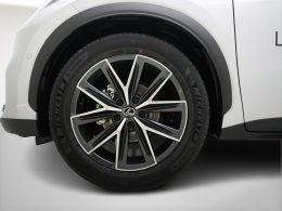 Weltpremiere bei Lexus - der neue LBX Hybrid - Auto Welt von Rotz AG 5