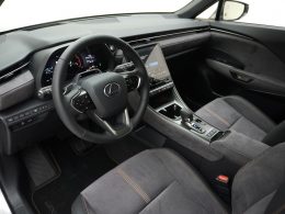 Weltpremiere bei Lexus - der neue LBX Hybrid - Auto Welt von Rotz AG 7